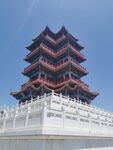 蓝天下的古塔
