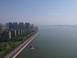 沿江橡胶跑道沿江住宅