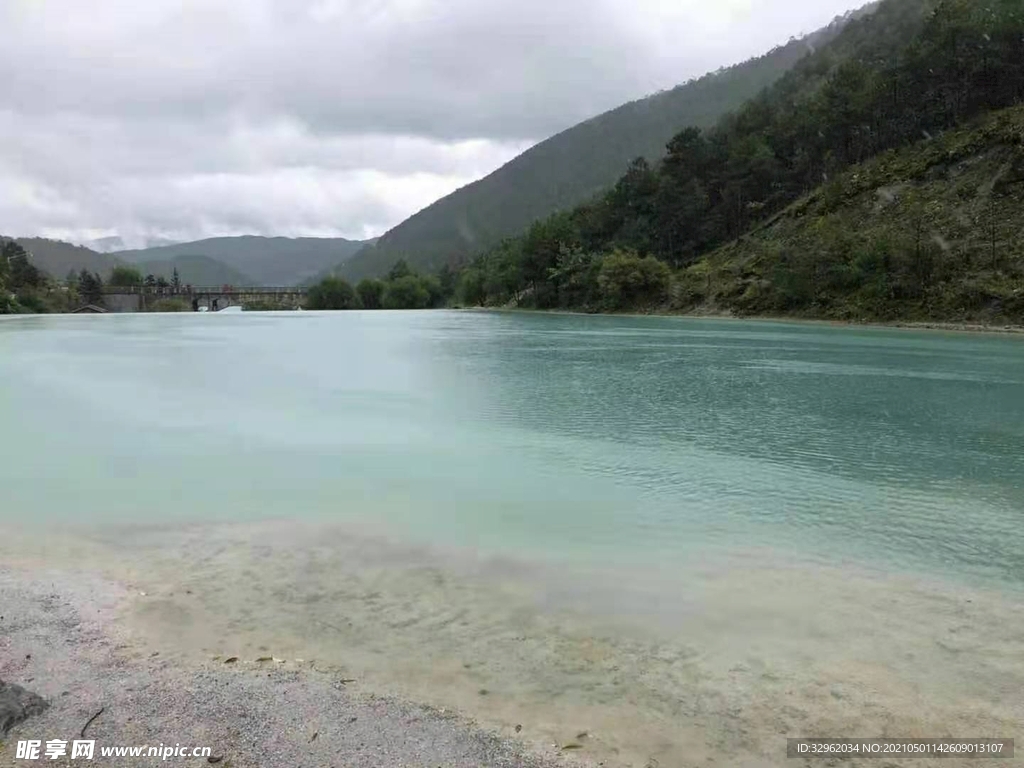 丽江玉龙雪山蓝月谷风景