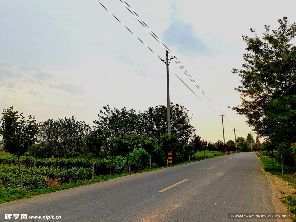 美丽的乡村道路风景