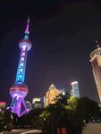 五彩的塔