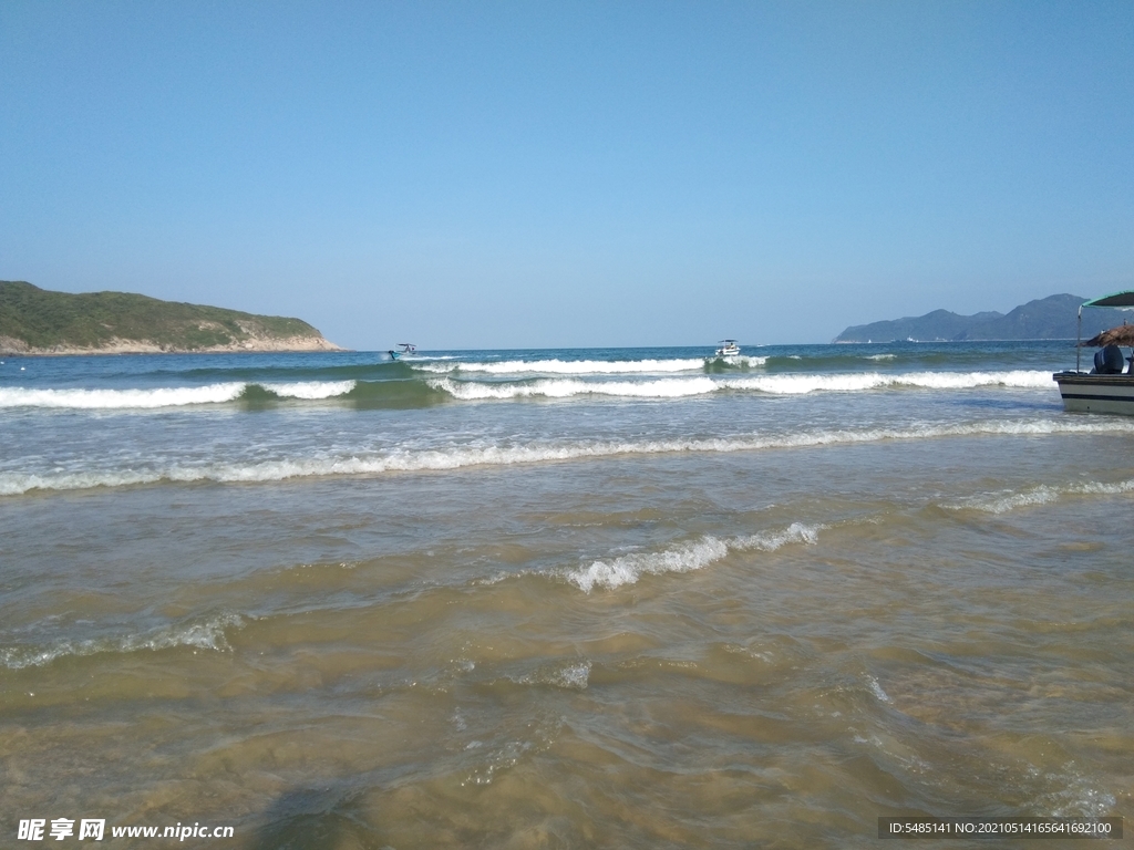 海滩海浪