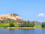高山河流