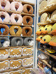 玩具店 毛绒玩具 护颈圈