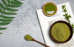 盘子里的抹茶