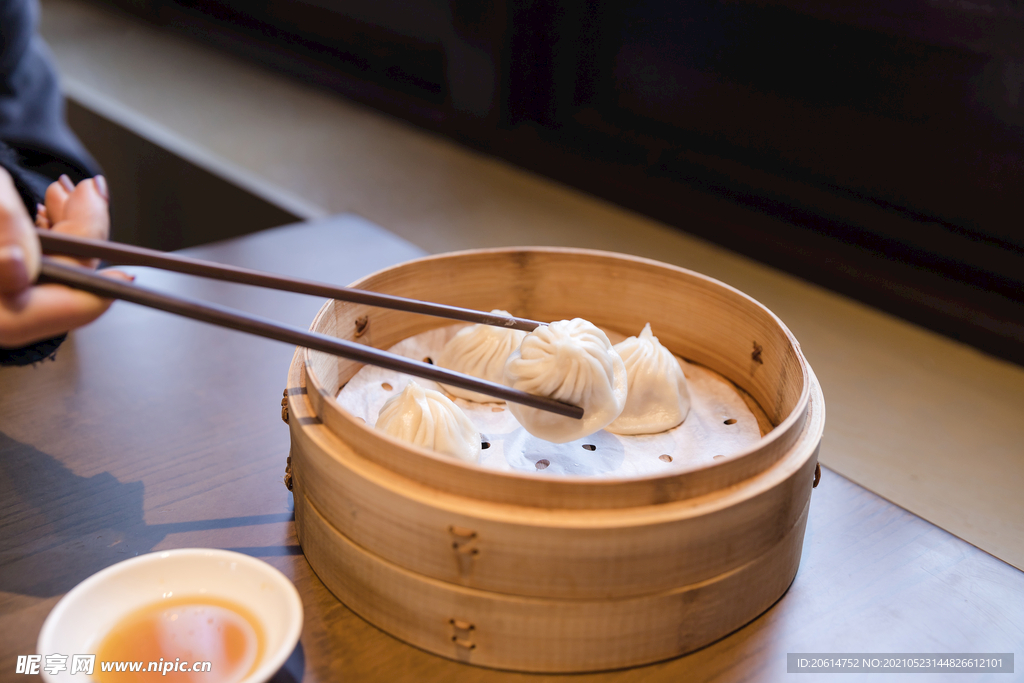 可口的早餐包子