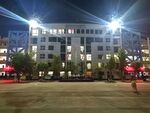 夜色下的学校高楼