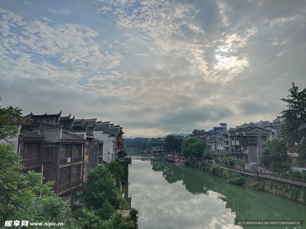 万溶江风光