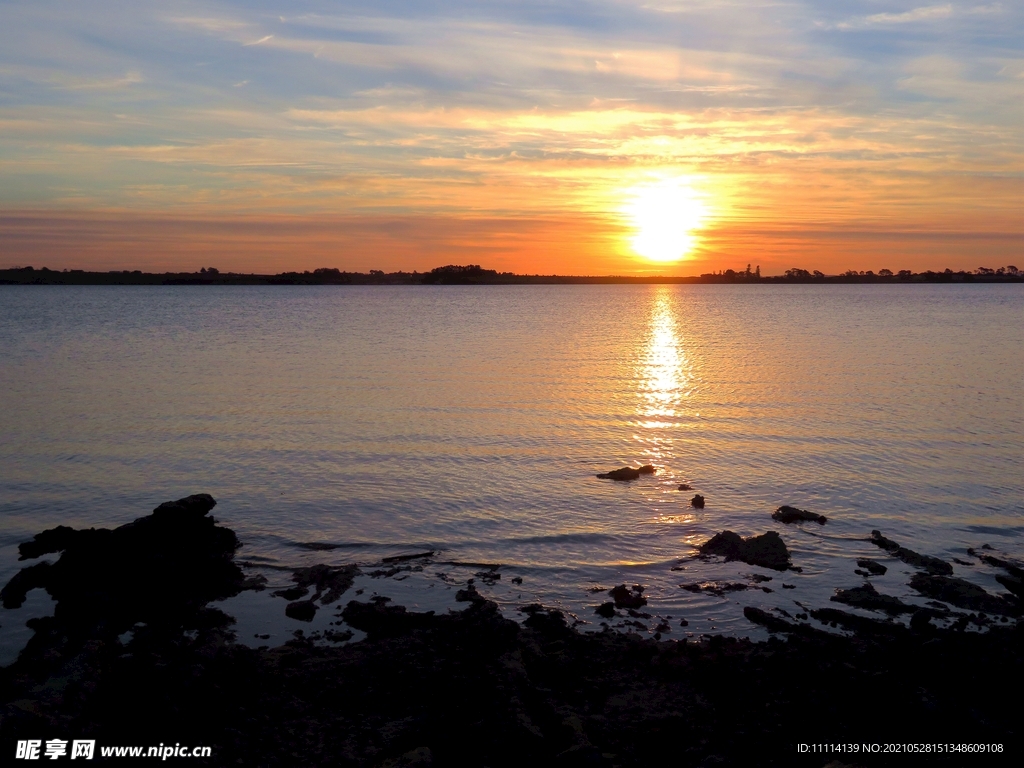 海滨夕阳风景