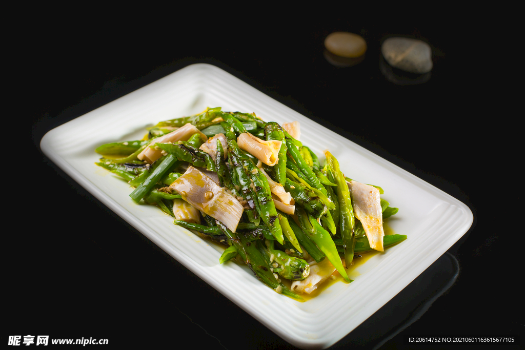 诱人的美食炒辣椒