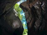 岩洞             