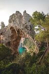 岩洞             