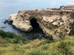 岩洞             