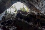 岩洞             
