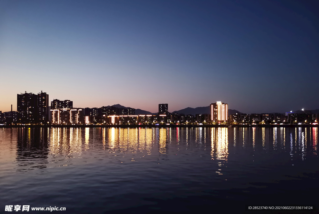 城市江景