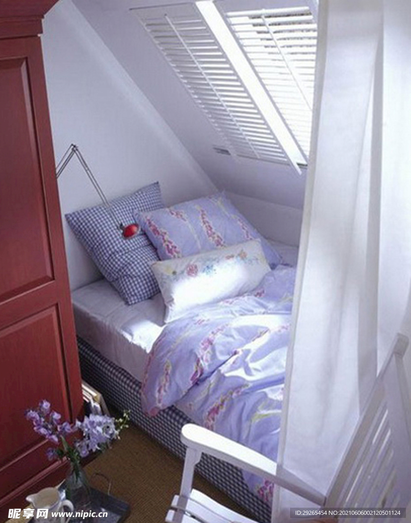 斜顶阁楼 
