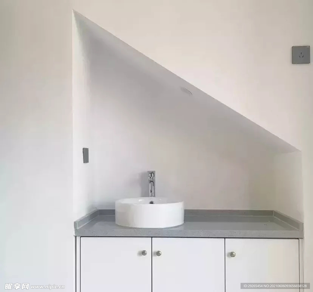 斜顶阁楼 