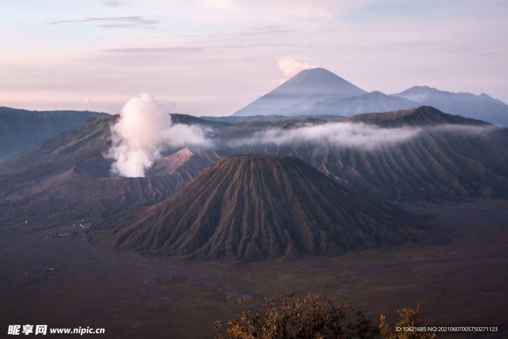 火山             
