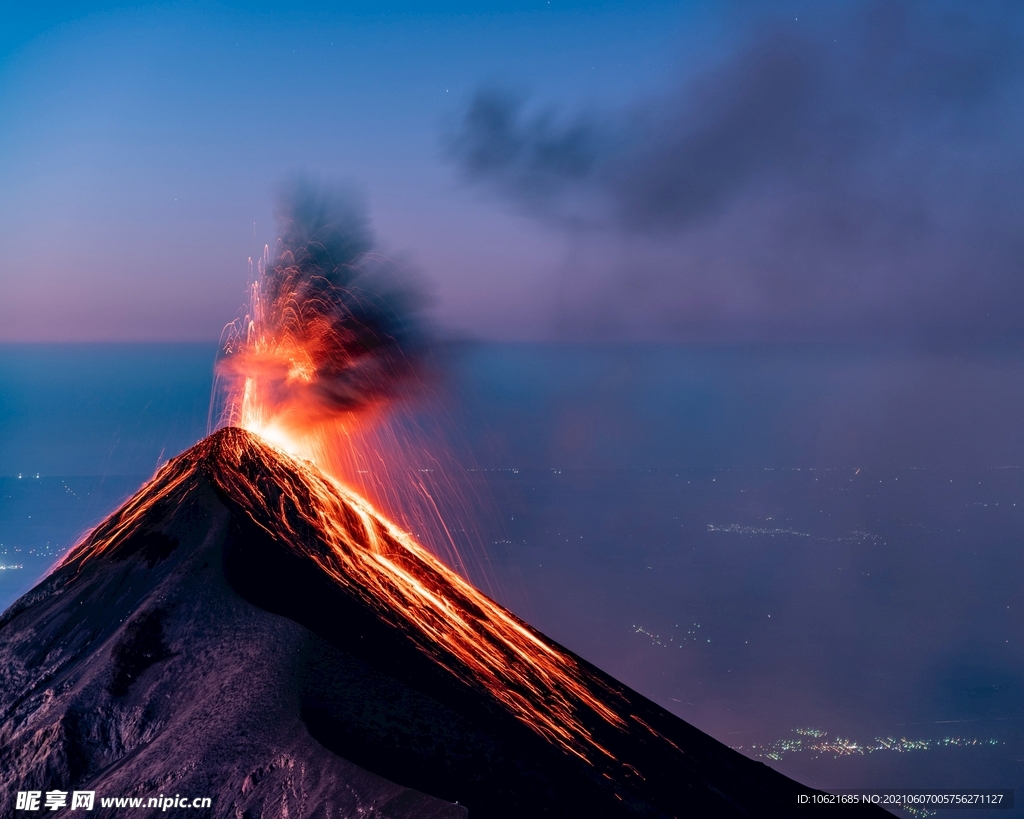 6月16日，日本鹿儿岛县樱岛的火山喷发 | 涨姿势