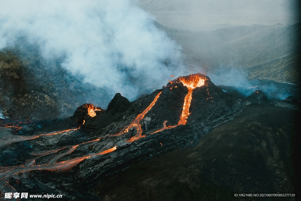 火山             