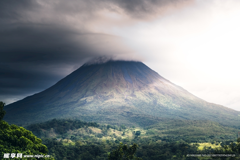火山             