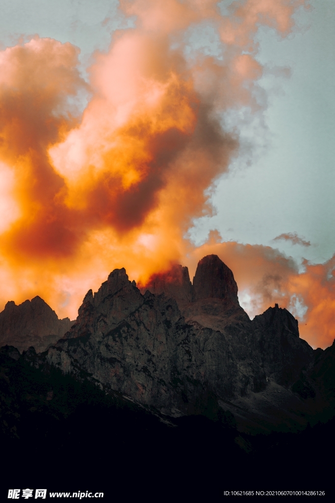 火山             