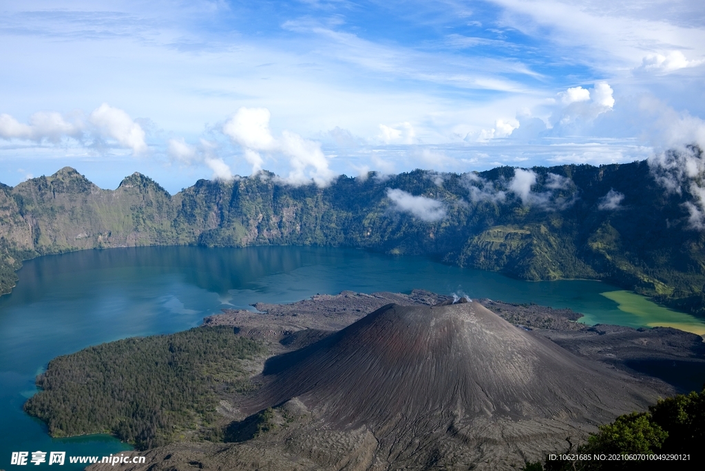 火山             