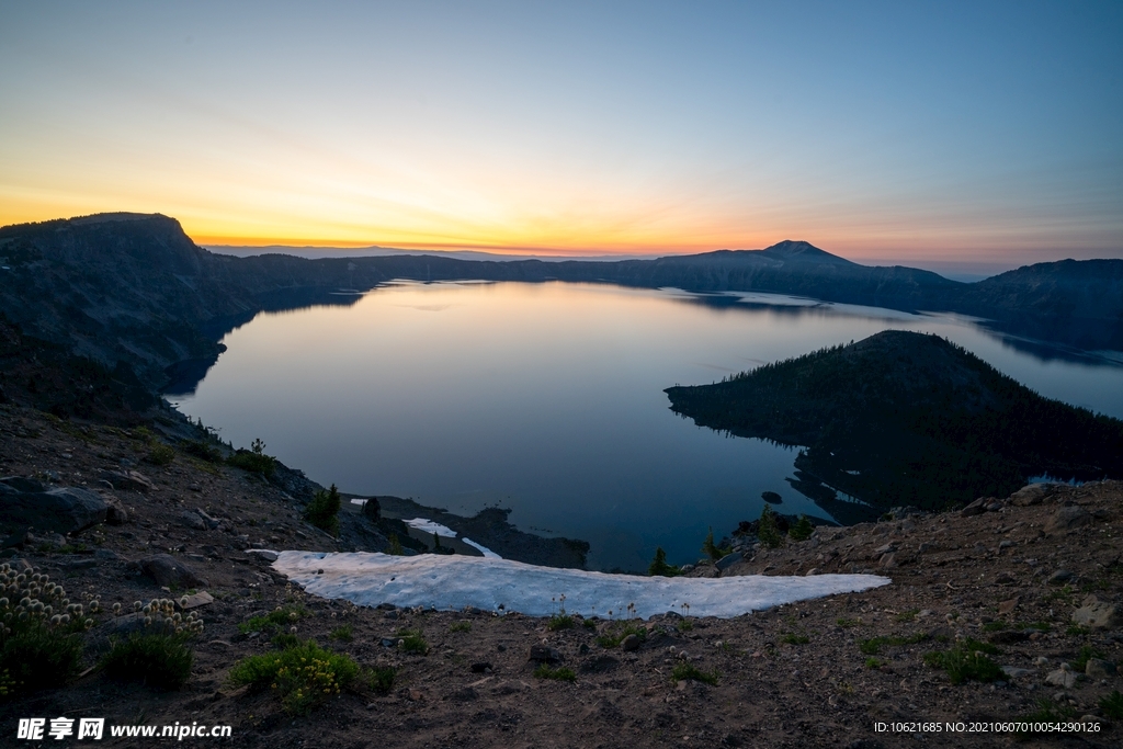 火山             