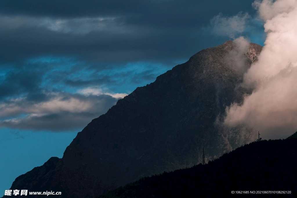 火山             