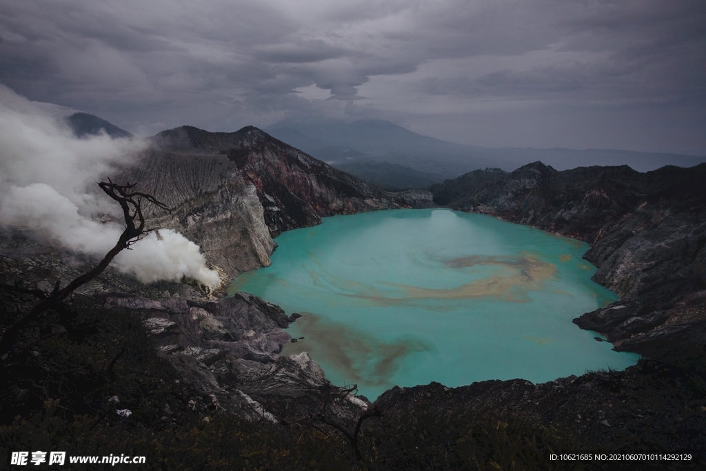火山             