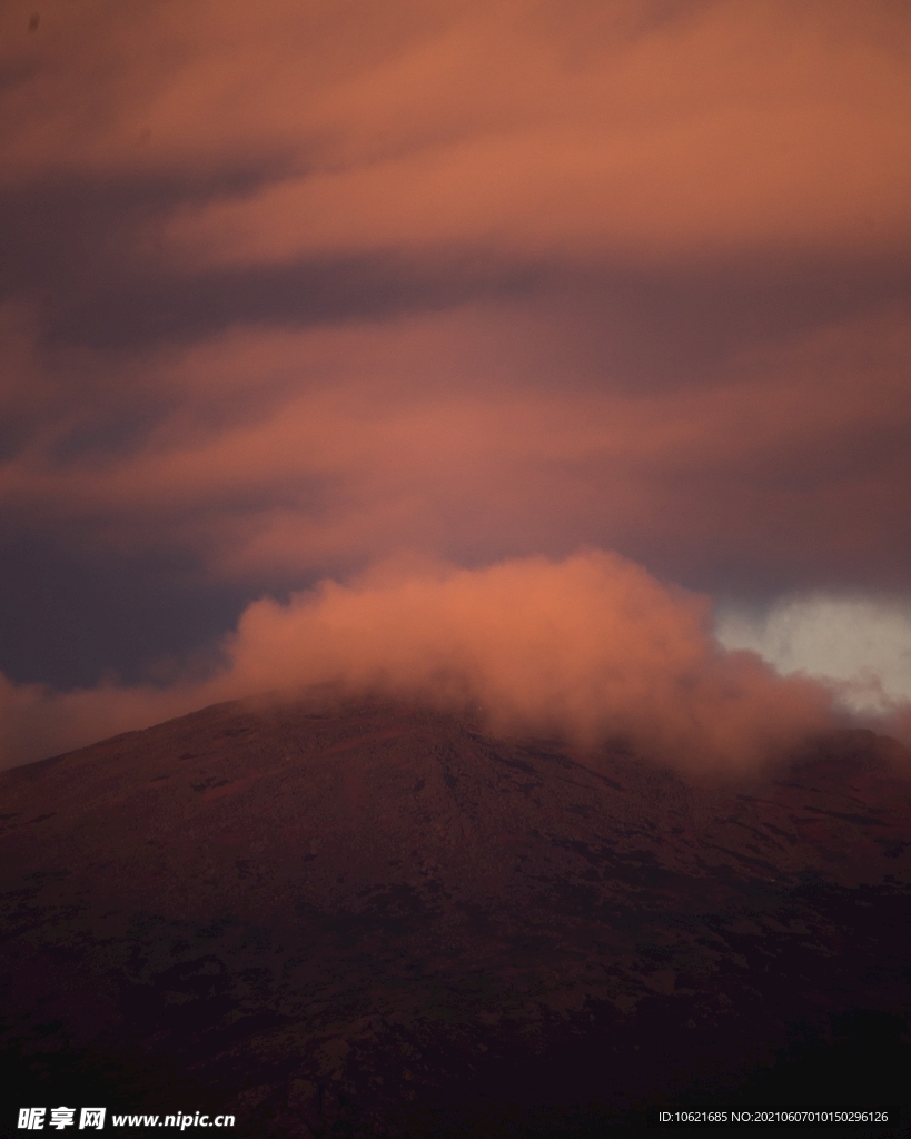 火山             