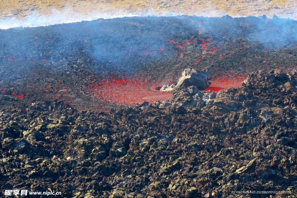 火山             