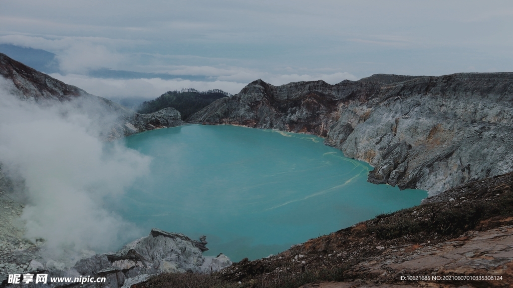 火山             