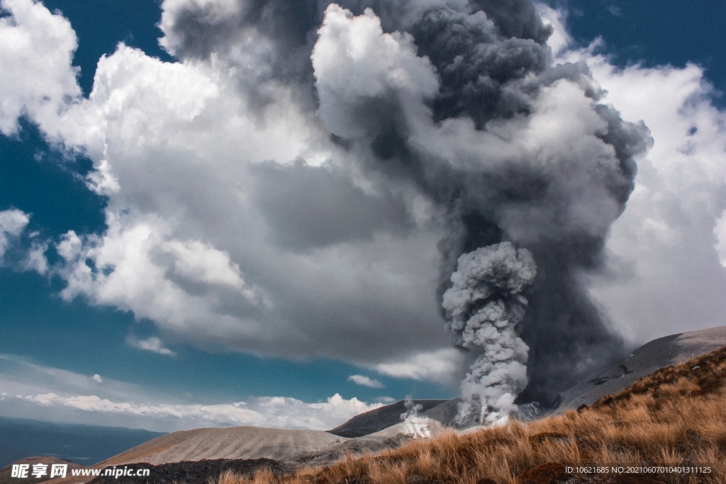 火山             