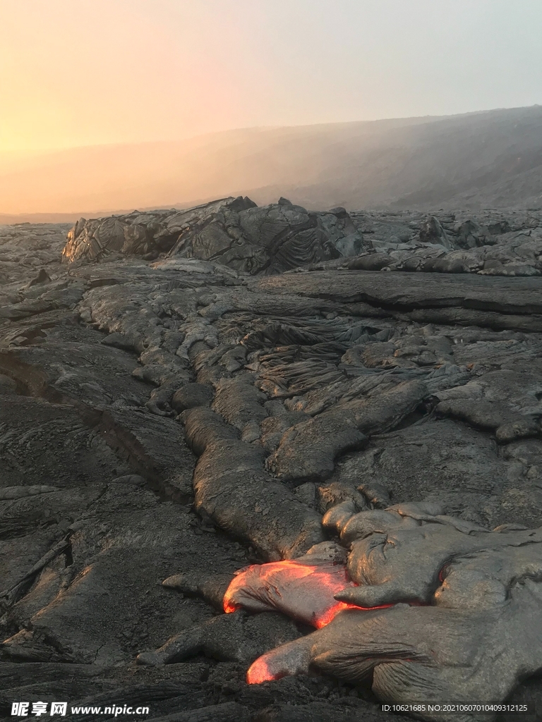 火山             