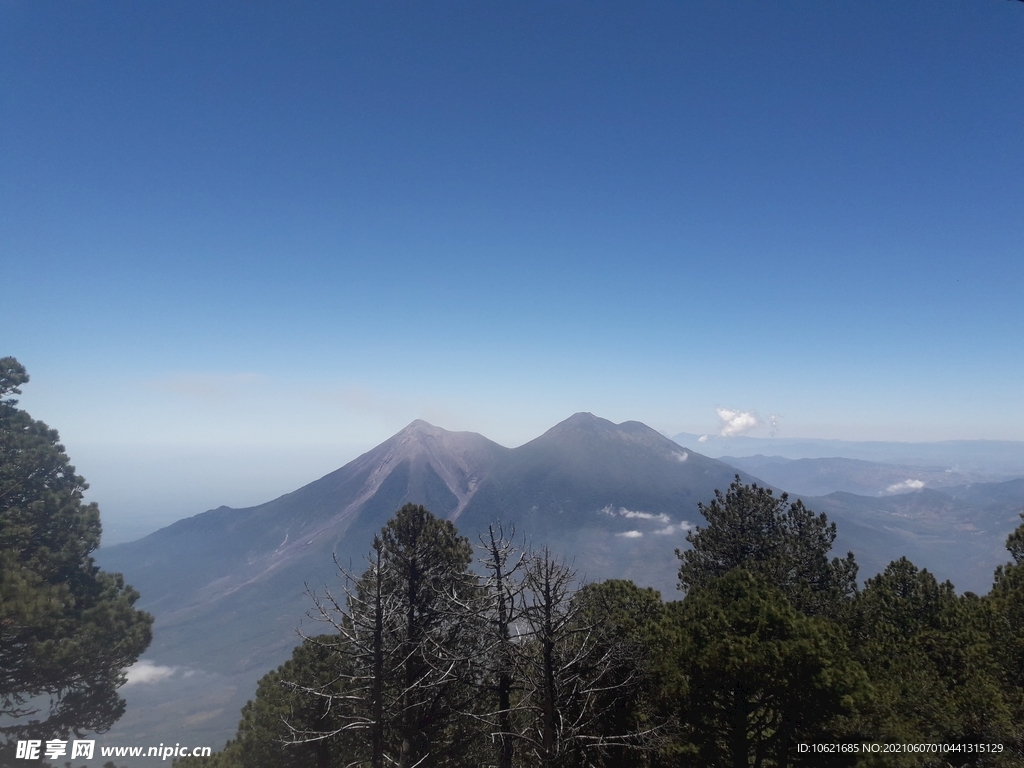 火山             