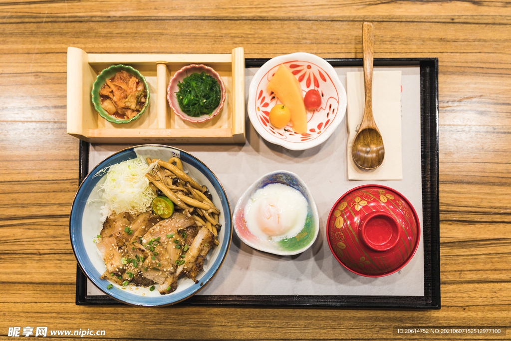 精致的日式料理美食