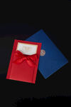红蓝信封贺卡信件素材高清摄影图