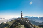 山顶佛像 