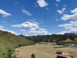 蓝天白云青山村落