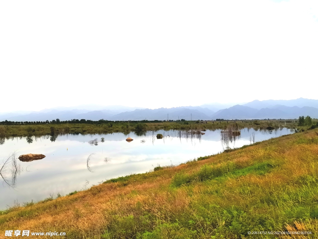 美丽的乡村河道风景