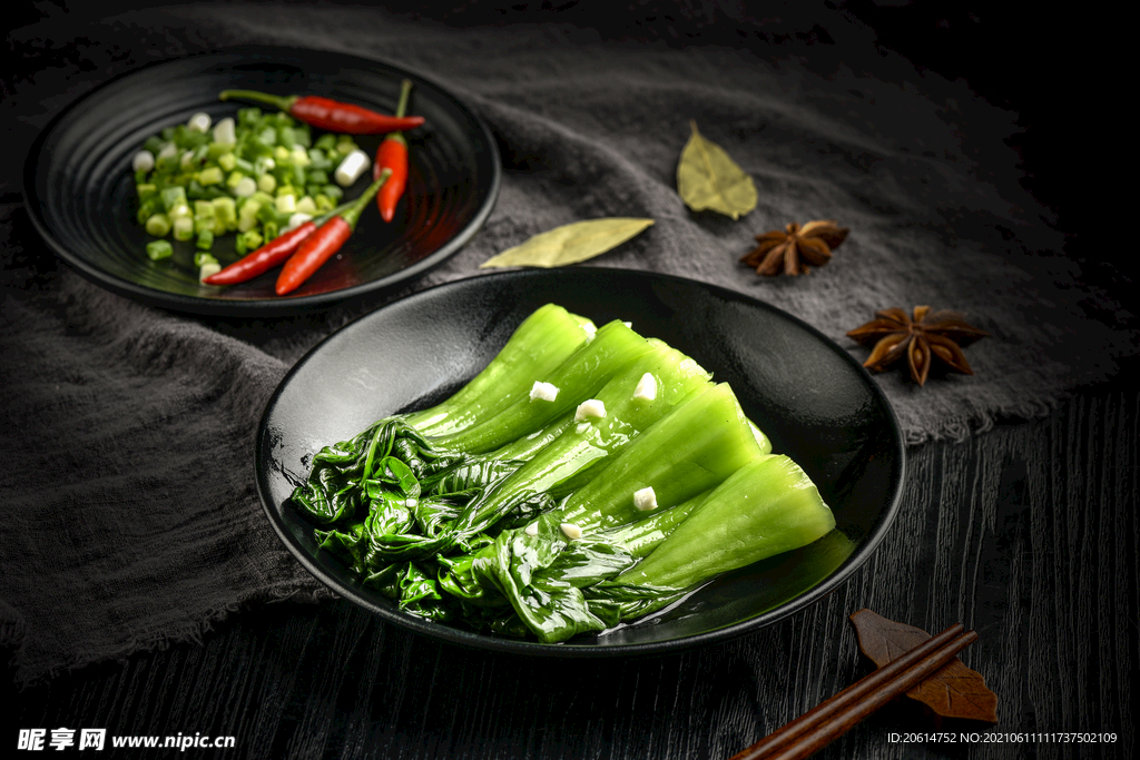 清脆可口的蒜泥青菜