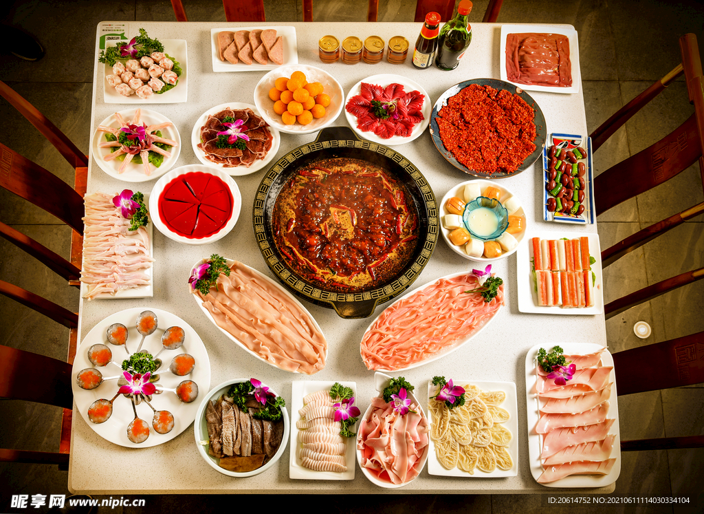 丰盛的火锅晚宴美食