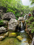 山间溪流