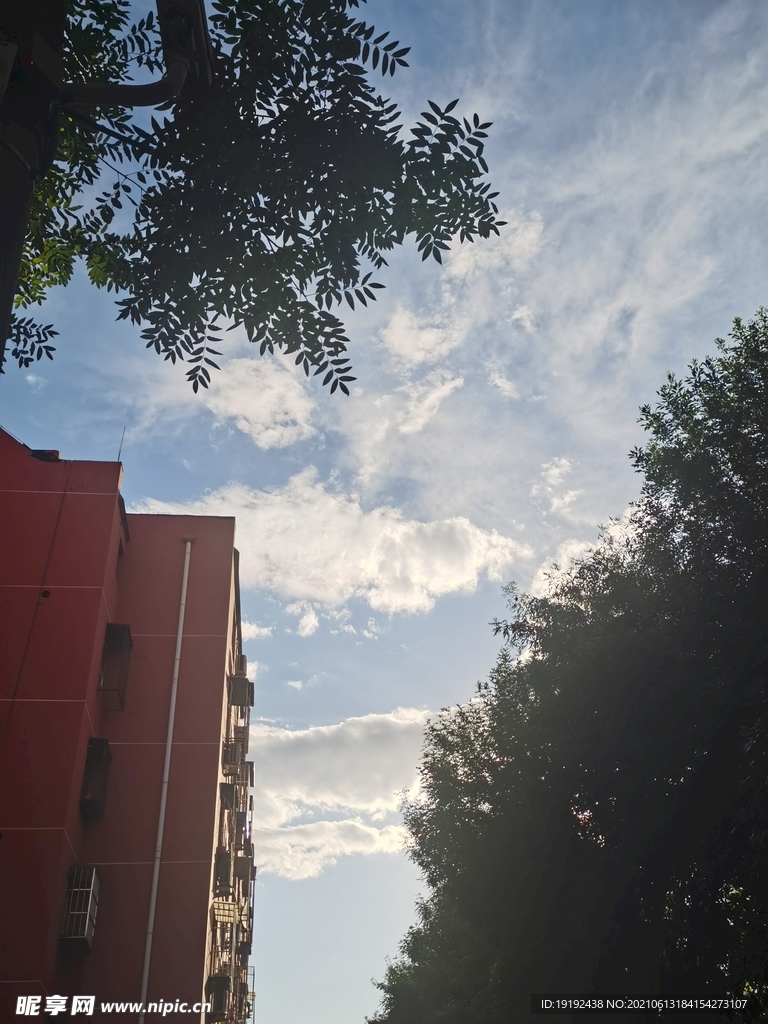 蓝天白云 