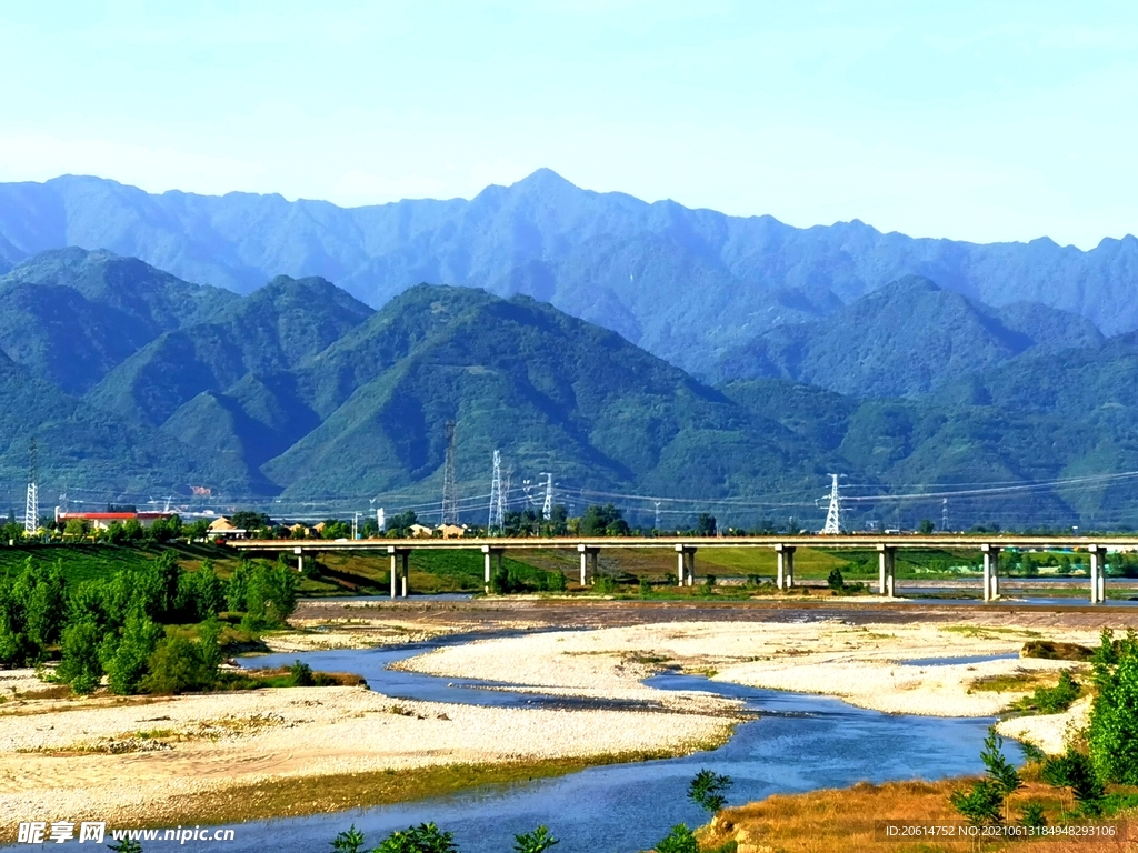 美丽的河道风景