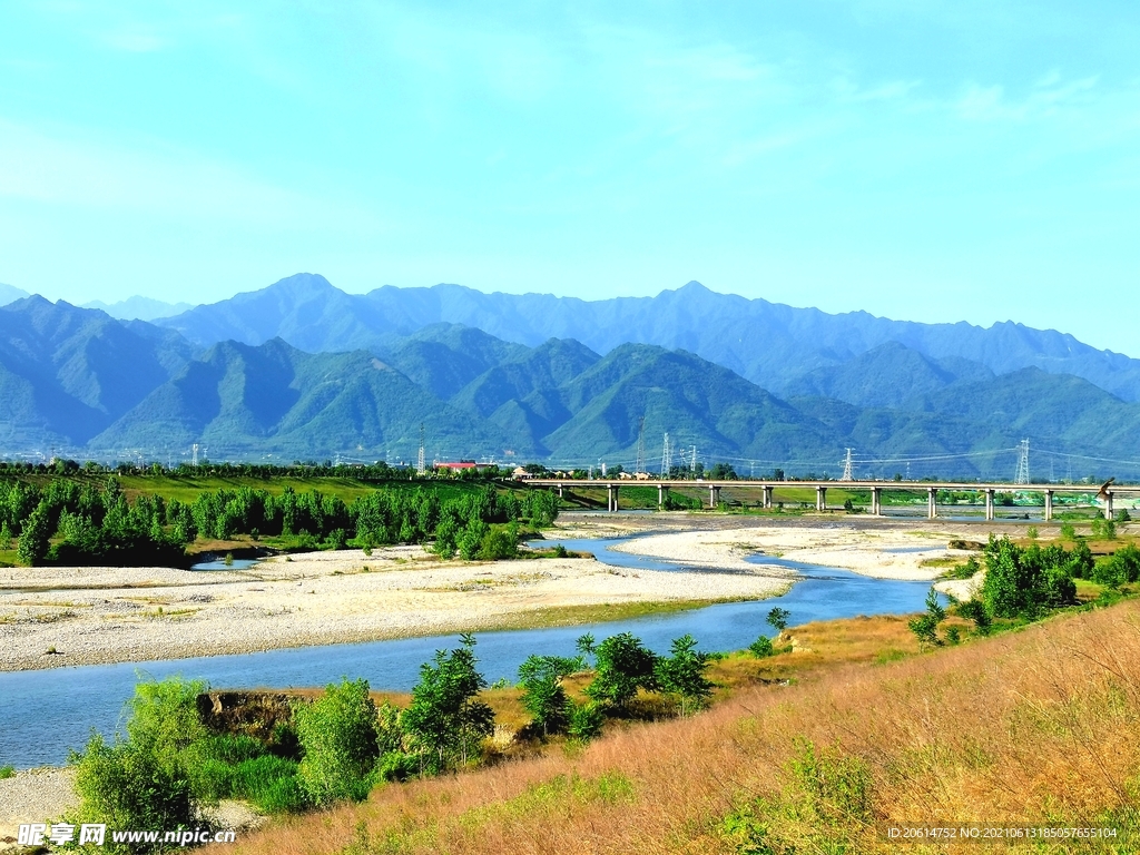 美丽的河道风景