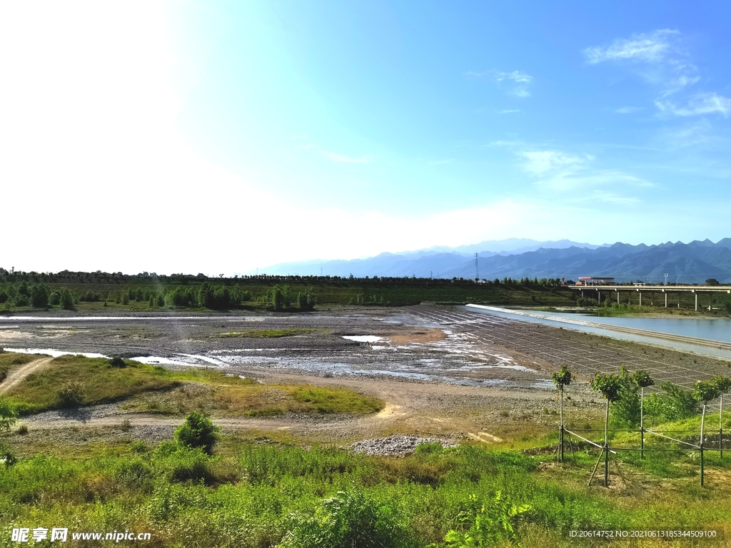 美丽的乡村河道风景