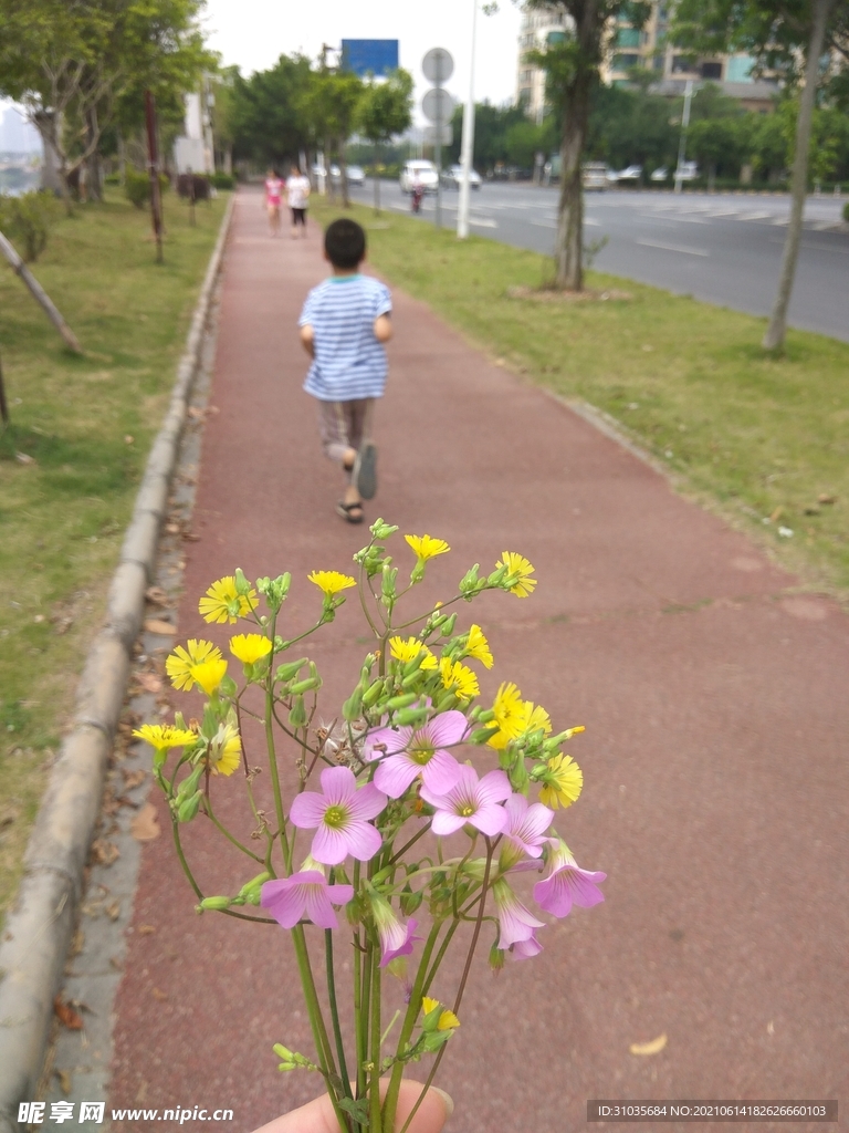 奔跑的少年