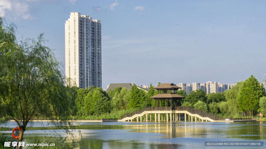 湖畔水景